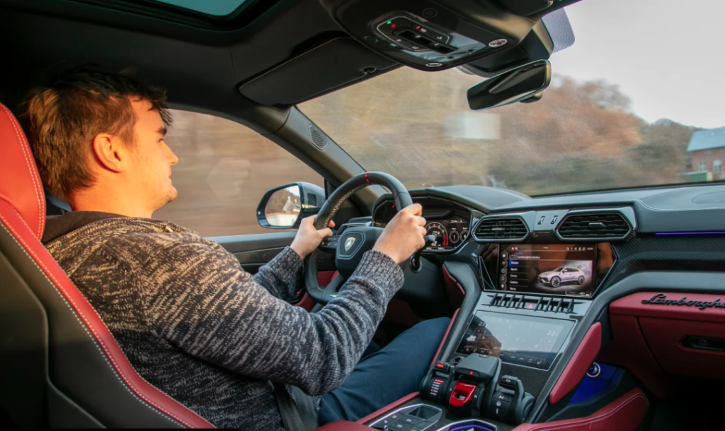 2024 Urus Interior Features Vehicle